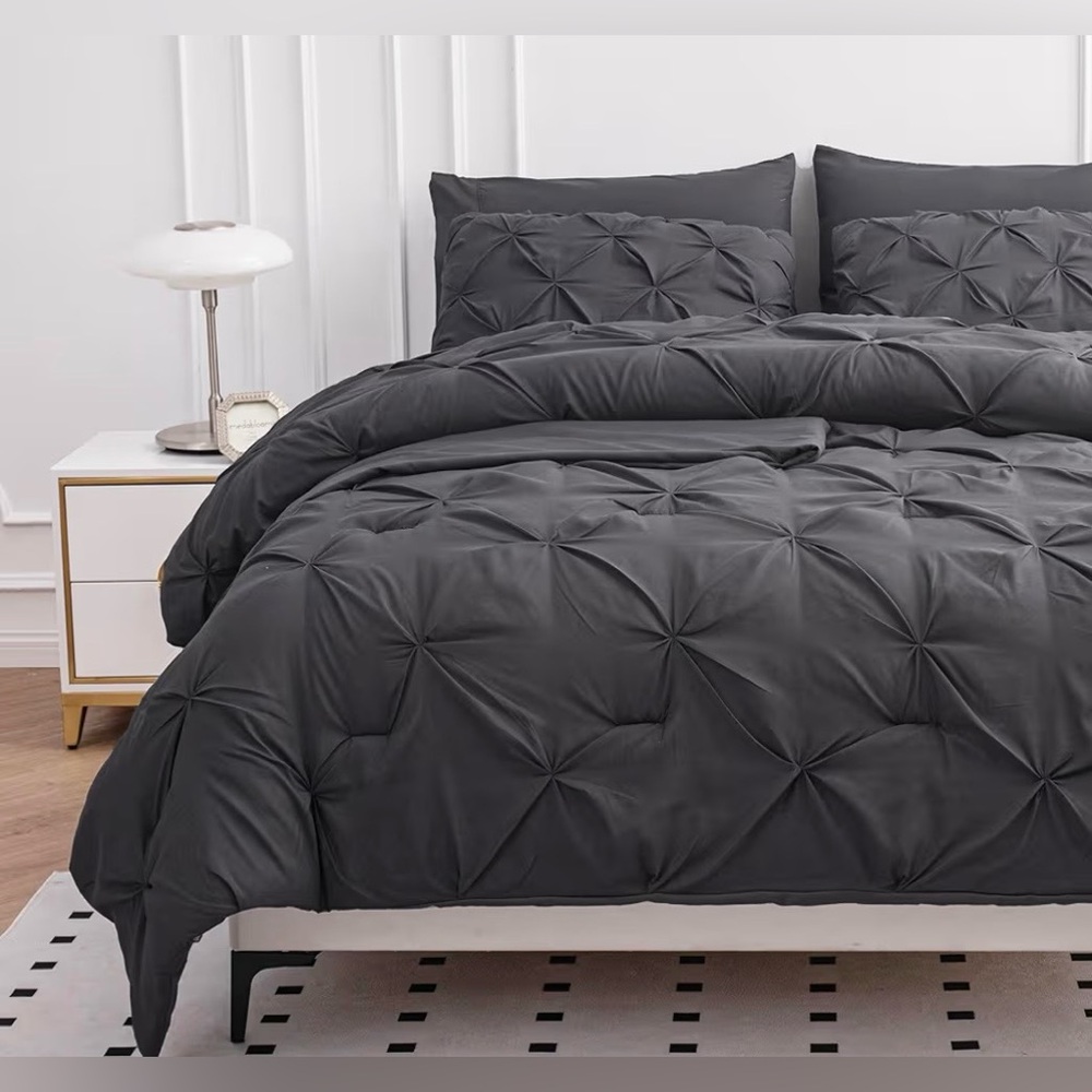 Elegant Gray Bedding Set.  ~ pin tuck - Picture 2 of 8